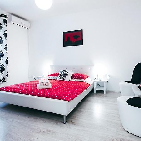 Fifi Apartment W. Parking In Old Town 자다르 외부 사진