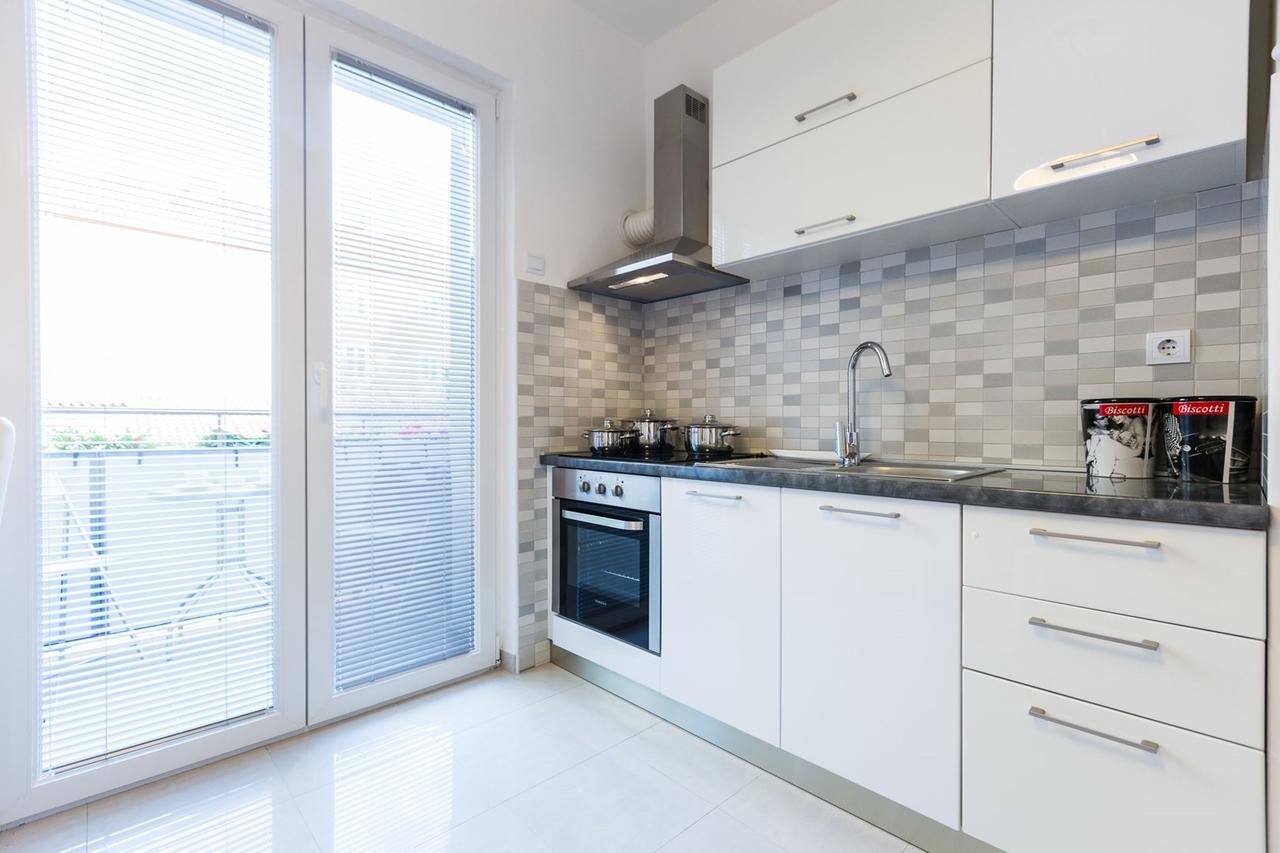 Fifi Apartment W. Parking In Old Town 자다르 외부 사진