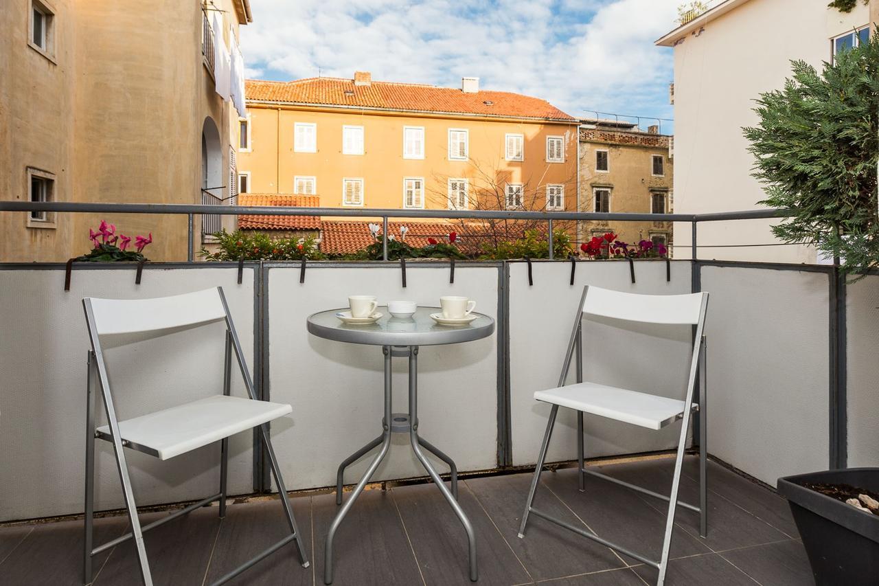 Fifi Apartment W. Parking In Old Town 자다르 외부 사진