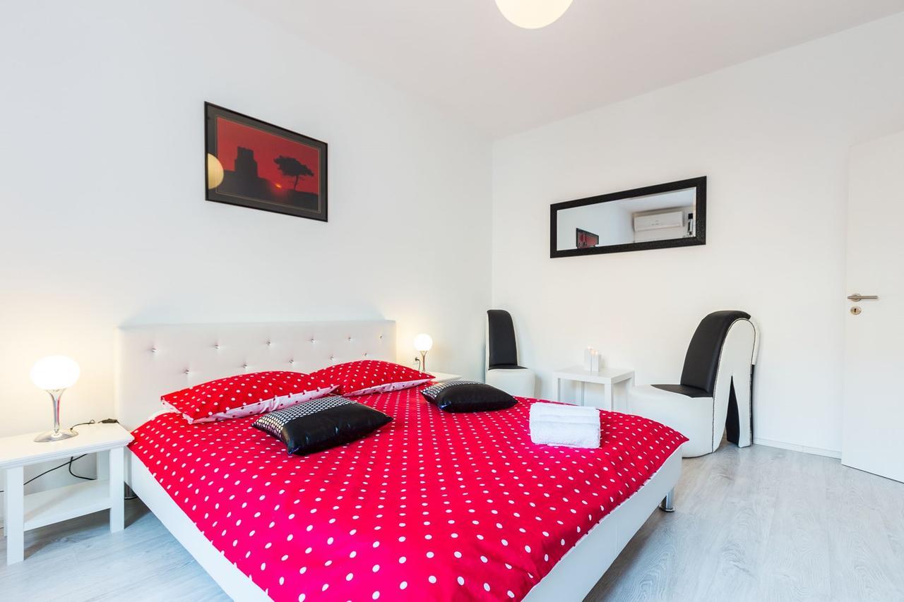 Fifi Apartment W. Parking In Old Town 자다르 외부 사진
