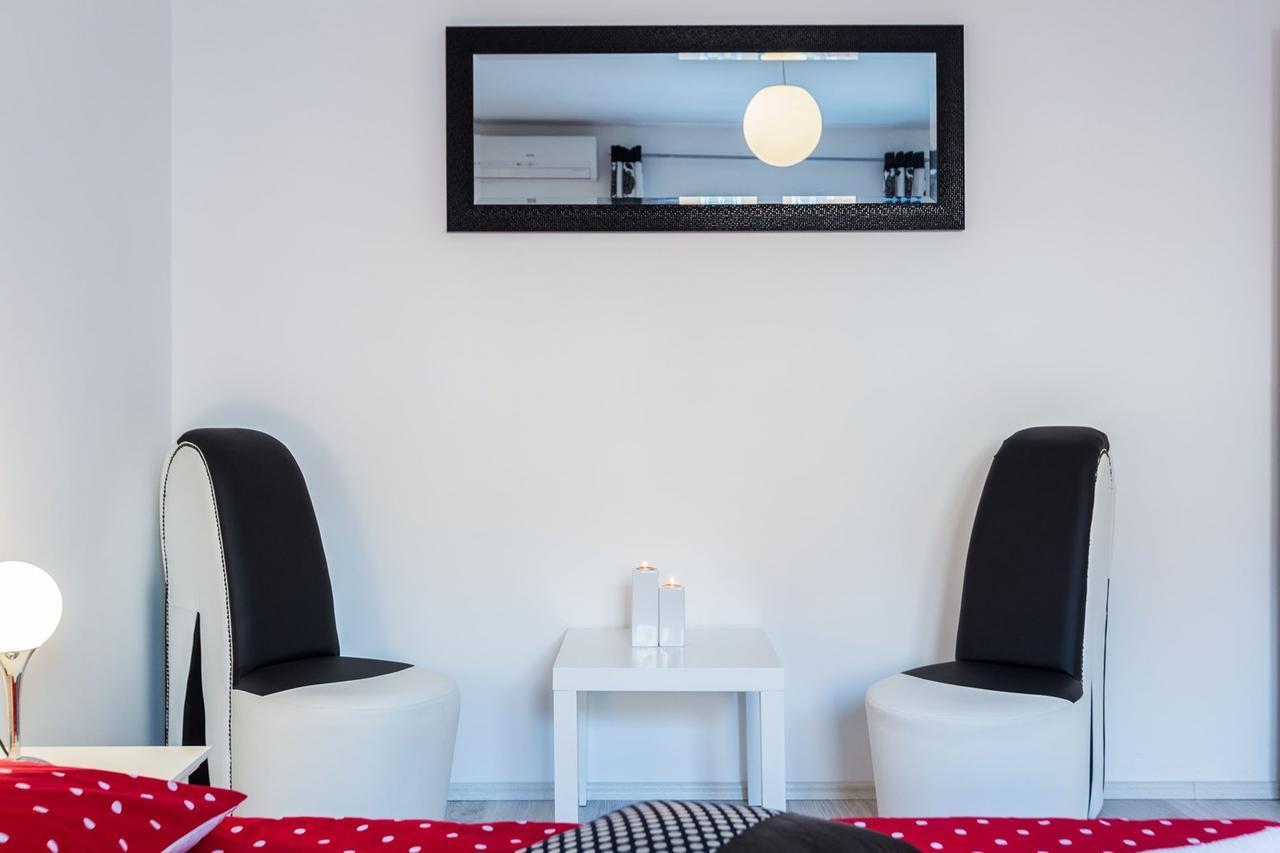 Fifi Apartment W. Parking In Old Town 자다르 외부 사진