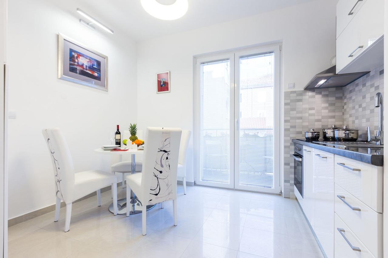 Fifi Apartment W. Parking In Old Town 자다르 객실 사진