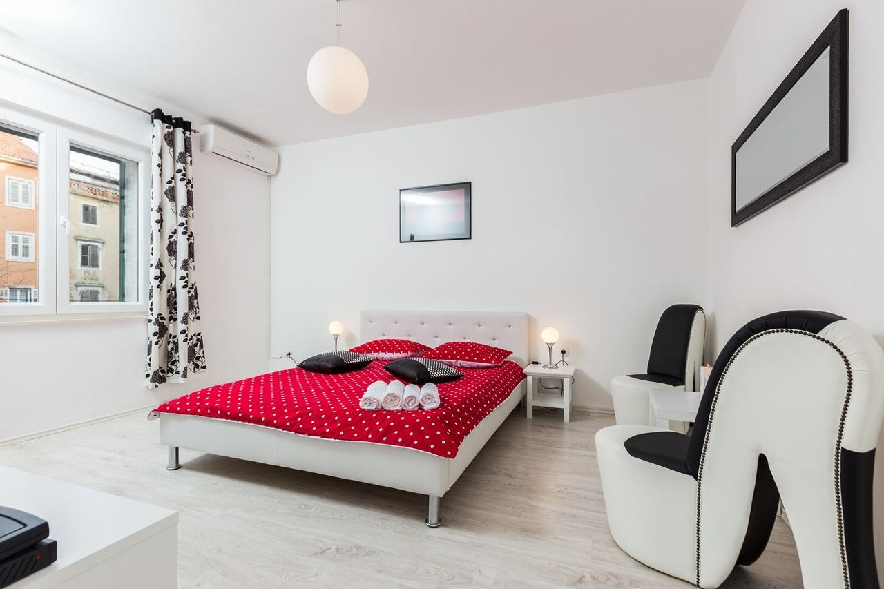 Fifi Apartment W. Parking In Old Town 자다르 외부 사진
