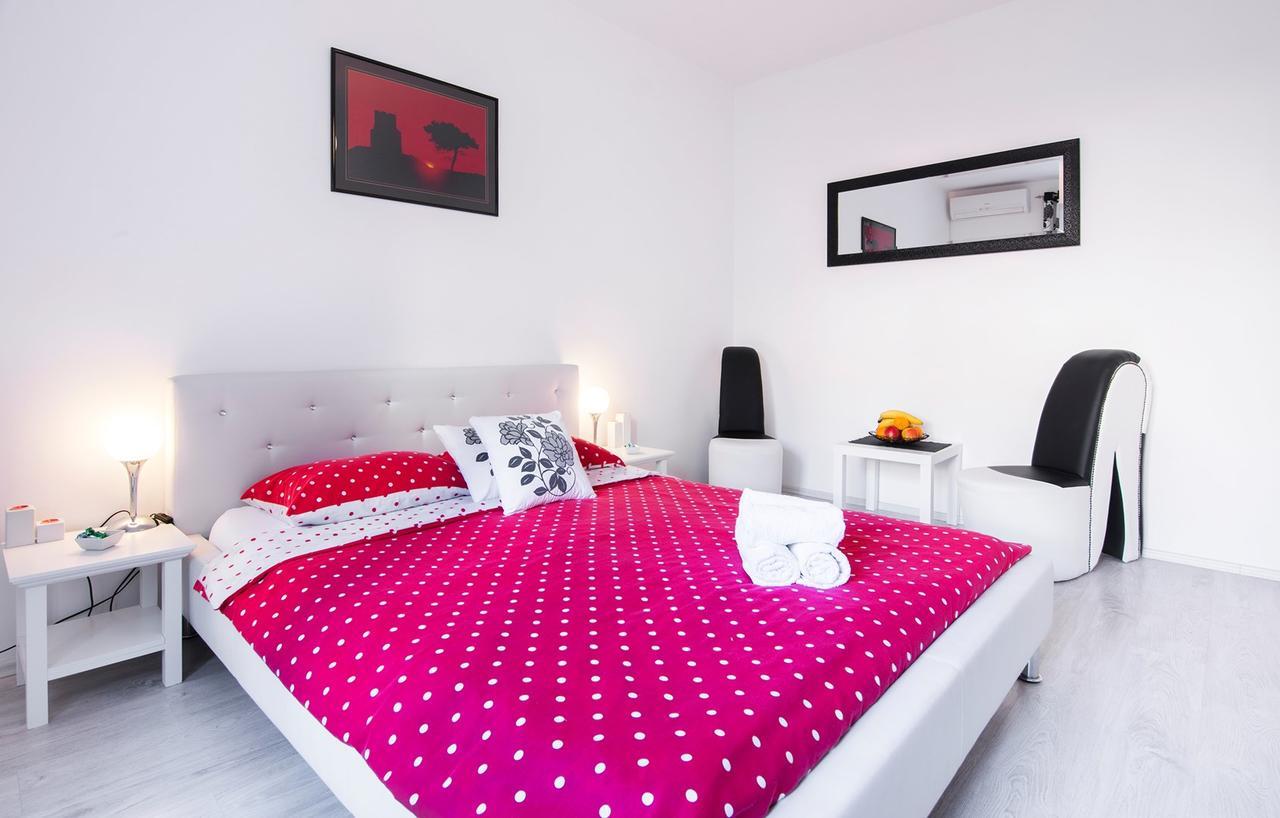 Fifi Apartment W. Parking In Old Town 자다르 외부 사진