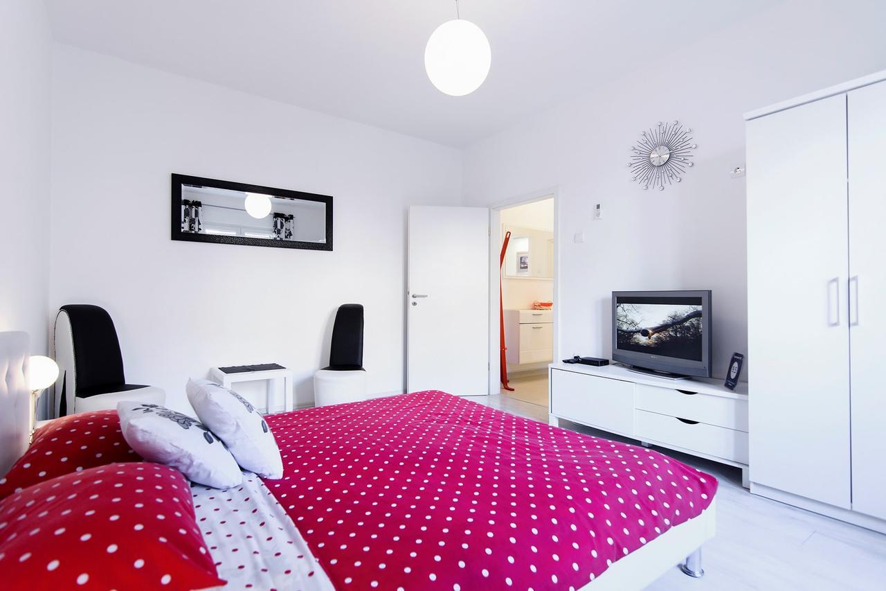 Fifi Apartment W. Parking In Old Town 자다르 외부 사진