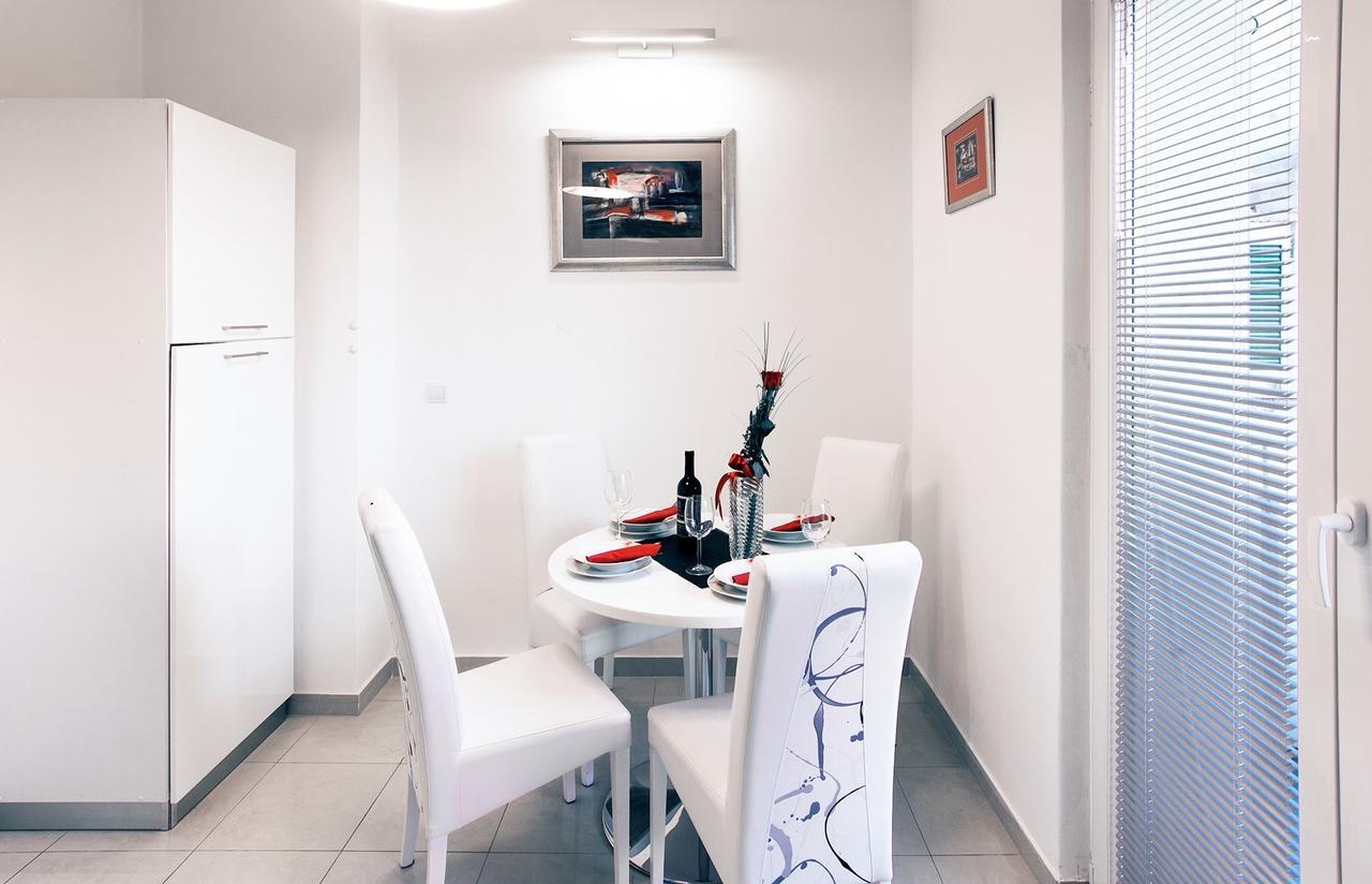 Fifi Apartment W. Parking In Old Town 자다르 외부 사진